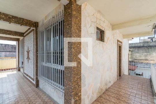 Varanda do 2º andar de casa à venda com 4 quartos, 300m² em Olaria, Rio de Janeiro