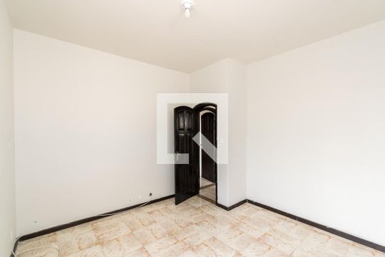 Quarto 1 de casa à venda com 4 quartos, 300m² em Olaria, Rio de Janeiro