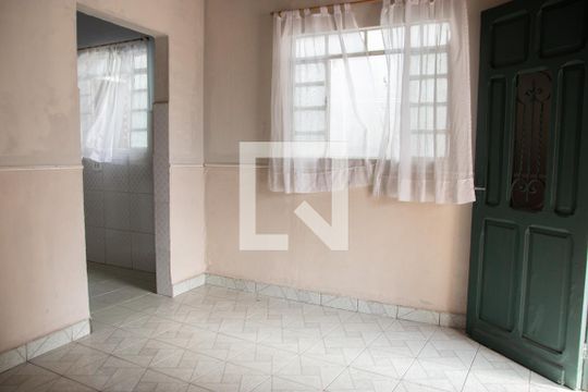 Sala de casa para alugar com 2 quartos, 70m² em Vila Gustavo, São Paulo