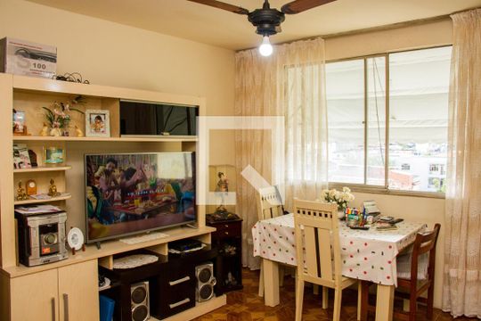 Sala de apartamento para alugar com 2 quartos, 58m² em Cascadura, Rio de Janeiro