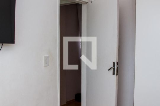 Quarto 01 de apartamento para alugar com 2 quartos, 58m² em Cascadura, Rio de Janeiro