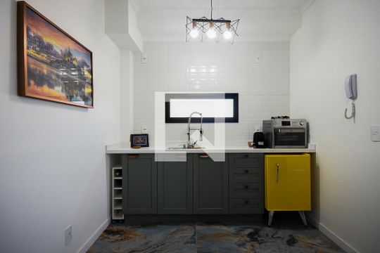 Cozinha de kitnet/studio para alugar com 1 quarto, 29m² em Jardim Panorama, São Paulo