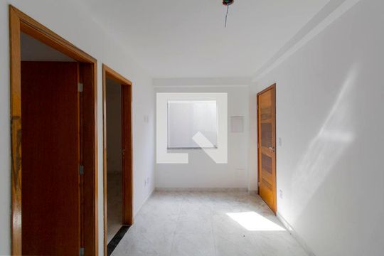 Sala e Cozinha Integrada  de apartamento para alugar com 2 quartos, 44m² em Cidade Patriarca, São Paulo