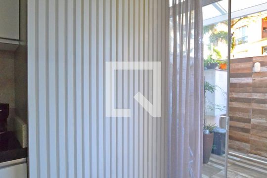Área de Serviço de casa de condomínio para alugar com 3 quartos, 117m² em Teresópolis, Porto Alegre
