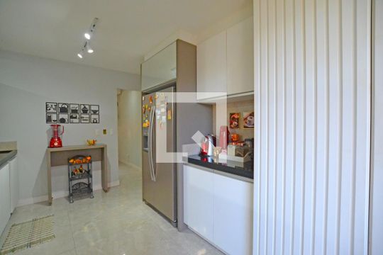 Cozinha de casa de condomínio para alugar com 3 quartos, 117m² em Teresópolis, Porto Alegre