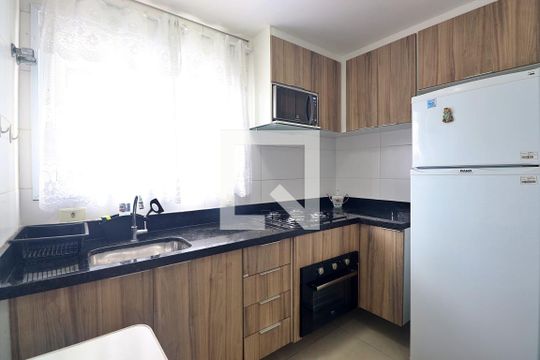 Cozinha de apartamento à venda com 2 quartos, 60m² em Vila Curuçá, Santo André