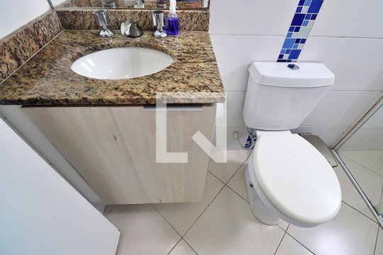 Banheiro do Quarto 1 - Suíte de apartamento à venda com 2 quartos, 60m² em Vila Curuçá, Santo André