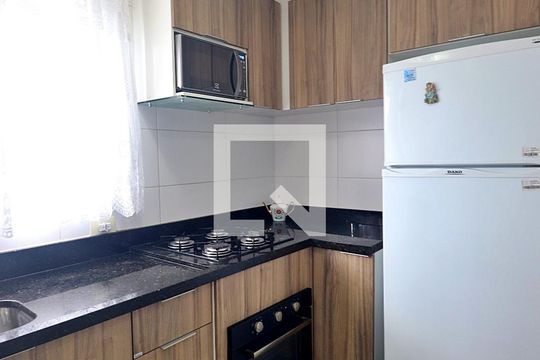Cozinha de apartamento à venda com 2 quartos, 60m² em Vila Curuçá, Santo André