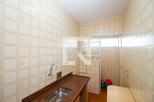 Cozinha de apartamento para alugar com 2 quartos, 50m² em Pompeia, São Paulo