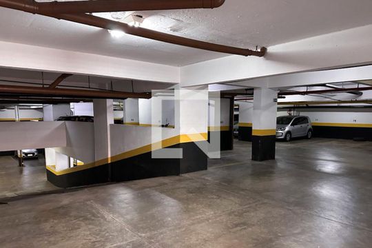 Garagem de apartamento à venda com 1 quarto, 42m² em Vila Olímpia, São Paulo