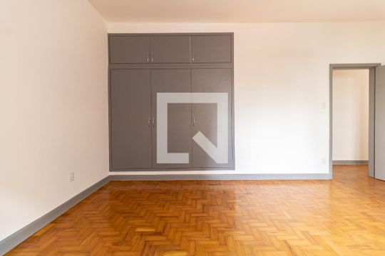 Suíte  de apartamento para alugar com 4 quartos, 120m² em Aclimação, São Paulo