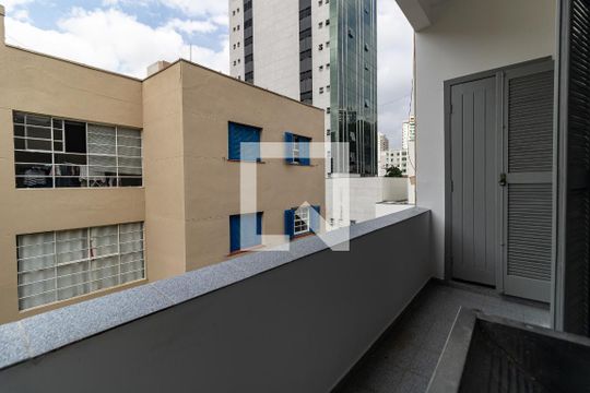 Lavanderia de apartamento para alugar com 4 quartos, 120m² em Aclimação, São Paulo