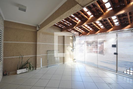 Garagem de casa à venda com 3 quartos, 240m² em Vila Mazzei, São Paulo