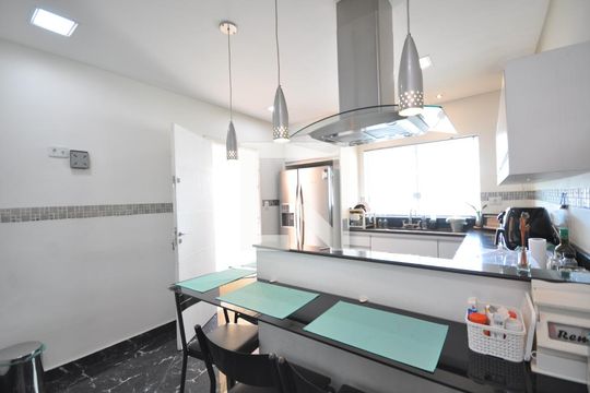 Cozinha de casa à venda com 3 quartos, 240m² em Vila Mazzei, São Paulo