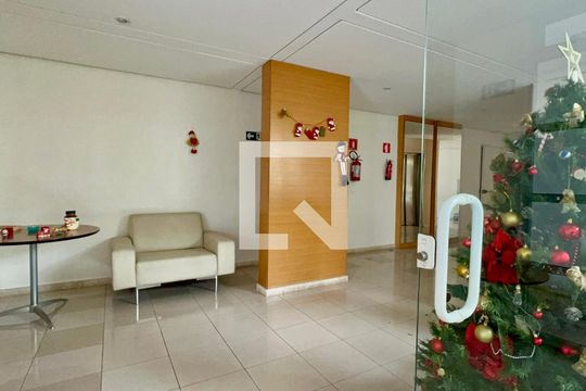 Hall de entrada de apartamento à venda com 3 quartos, 84m² em Sumaré, São Paulo