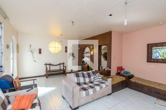 Sala de casa à venda com 7 quartos, 162m² em Brás de Pina, Rio de Janeiro