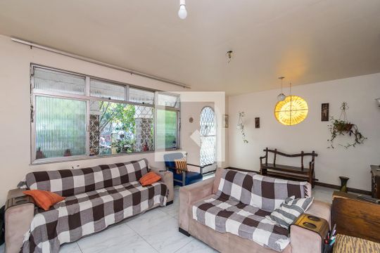 Sala de casa à venda com 7 quartos, 162m² em Brás de Pina, Rio de Janeiro