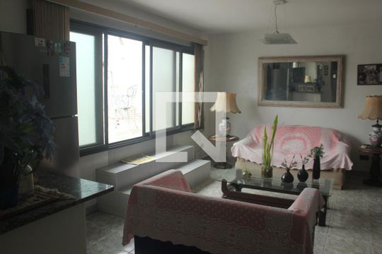 Casa à venda com 3 quartos, 140m² em Cidade Ademar, São Paulo