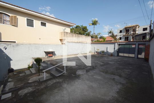 Garagem de casa à venda com 7 quartos, 333m² em Cupecê, São Paulo