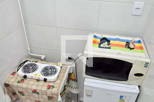 Cozinha de kitnet/studio para alugar com 1 quarto, 22m² em Bela Vista, São Paulo