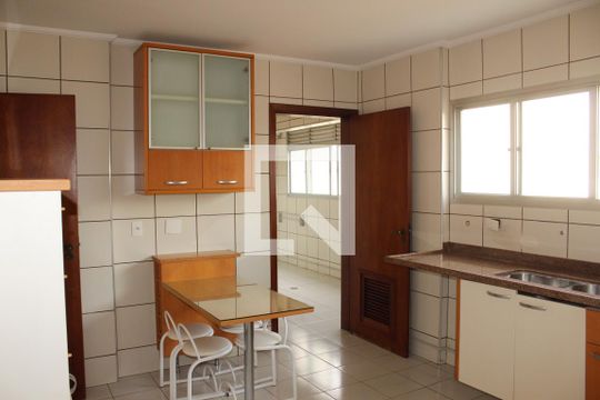 Cozinha de apartamento à venda com 4 quartos, 170m² em Pompeia, São Paulo