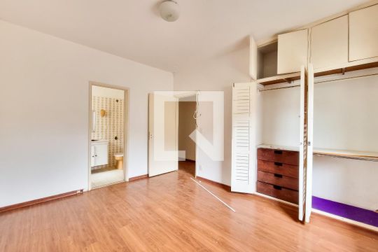 Suíte de casa para alugar com 3 quartos, 300m² em Jardim Nova America, São José dos Campos