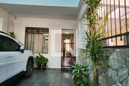 Casa à venda com 3 quartos, 230m² em Vila Mariana, São Paulo