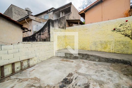 Quintal de casa à venda com 1 quarto, 125m² em Jardim das Maravilhas, Santo André