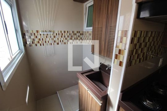 Sala/Cozinha de apartamento para alugar com 2 quartos, 47m² em Parque São Lourenço, São Paulo