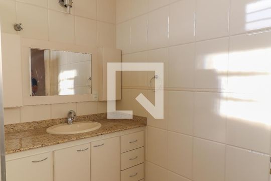 Banheiro de casa à venda com 2 quartos, 138m² em Vila Progresso, Jundiaí