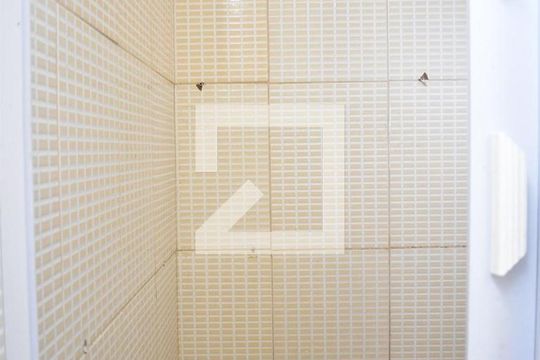Banheiro de apartamento para alugar com 1 quarto, 45m² em Campo Grande, Rio de Janeiro