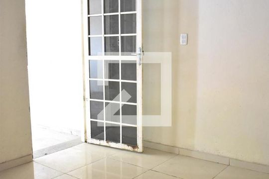Sala de apartamento para alugar com 1 quarto, 45m² em Campo Grande, Rio de Janeiro