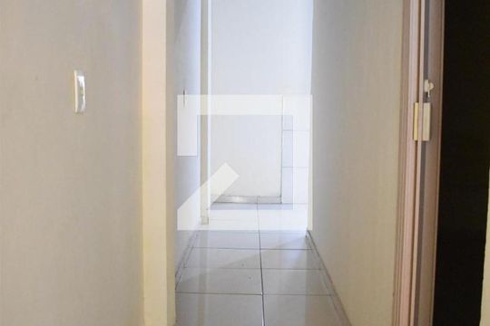 Corredor de apartamento para alugar com 1 quarto, 45m² em Campo Grande, Rio de Janeiro