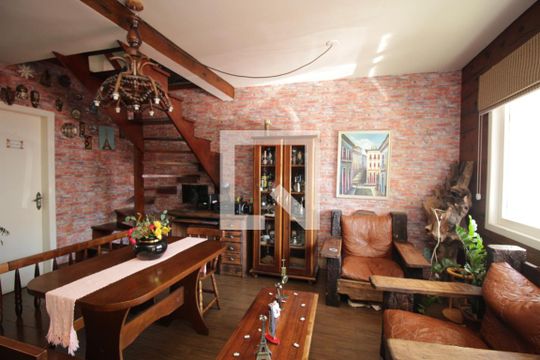Sala de casa de condomínio à venda com 2 quartos, 118m² em Niterói, Canoas