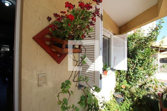 Entrada de casa de condomínio à venda com 2 quartos, 118m² em Niterói, Canoas