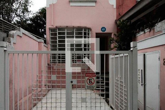 Fachada de casa à venda com 2 quartos, 80m² em Vila Madalena, São Paulo