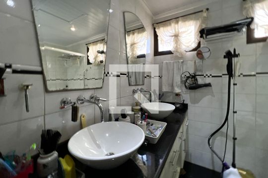 Banheiro da Suíte 2 de apartamento para alugar com 4 quartos, 450m² em Indianópolis, São Paulo