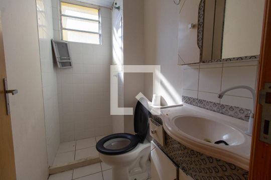 Banheiro de apartamento à venda com 2 quartos, 44m² em São José, São Leopoldo