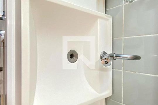 Banheiro  de apartamento à venda com 2 quartos, 65m² em Brás, São Paulo