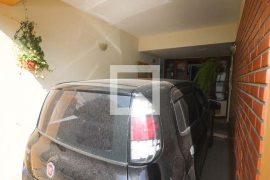 Garagem de casa de condomínio à venda com 3 quartos, 115m² em Medianeira, Porto Alegre
