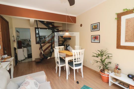 Sala 1 de casa de condomínio à venda com 3 quartos, 115m² em Medianeira, Porto Alegre