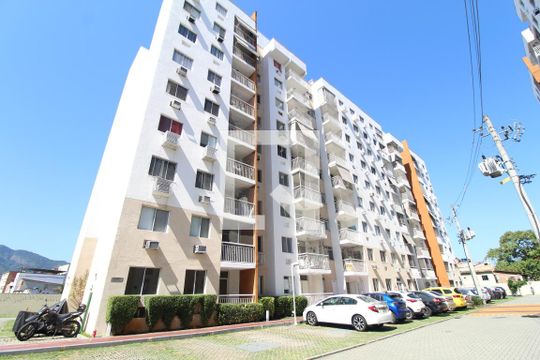 Fachada do Prédio de apartamento para alugar com 2 quartos, 50m² em Anil, Rio de Janeiro