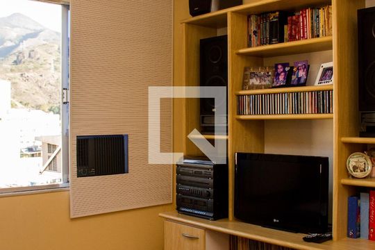 Quarto 01 de apartamento à venda com 2 quartos, 67m² em Méier, Rio de Janeiro