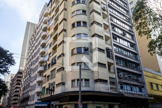 Fachada de kitnet/studio para alugar com 1 quarto, 40m² em República, São Paulo