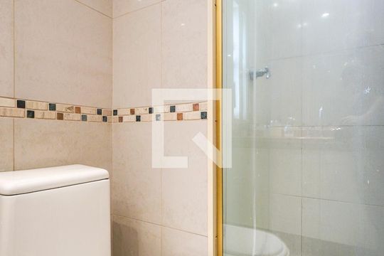 Banheiro social de apartamento à venda com 2 quartos, 64m² em Tatuapé, São Paulo
