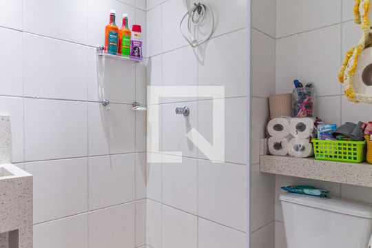 Banheiro de apartamento à venda com 2 quartos, 35m² em Presidente Altino, Osasco