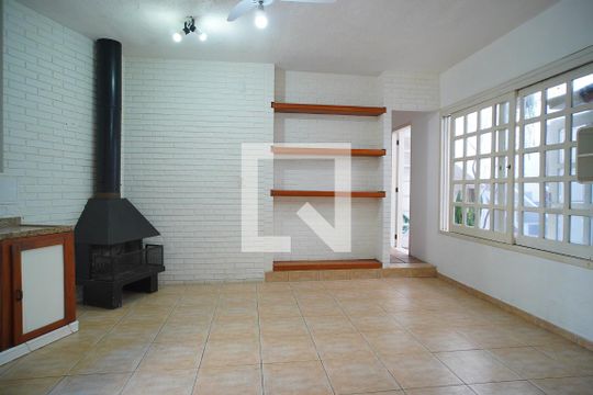 Cozinha  de apartamento à venda com 3 quartos, 99m² em Floresta, Porto Alegre