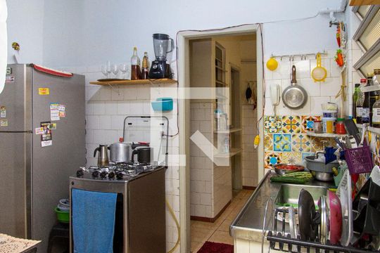 Cozinha de apartamento à venda com 2 quartos, 71m² em Centro, Niterói