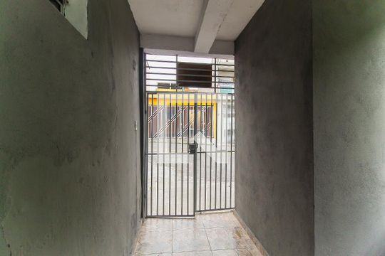 Entrada de apartamento para alugar com 1 quarto, 35m² em Jardim Europa, Itaquaquecetuba