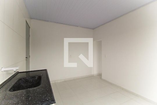 Cozinha de apartamento para alugar com 1 quarto, 35m² em Jardim Europa, Itaquaquecetuba
